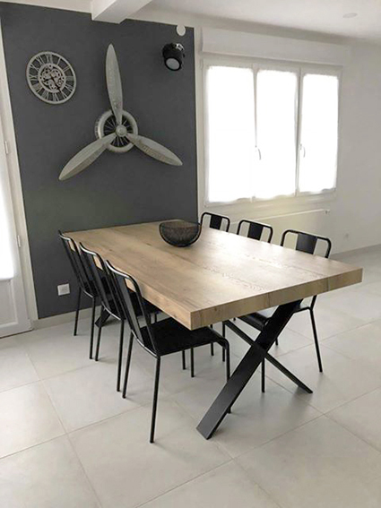 Table à manger avec pied croix noir