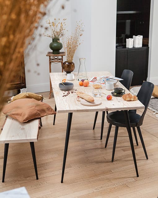 table à manger avec avec conique