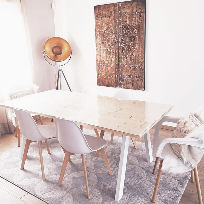 Table à manger avec pied blanc incliné 71 cm