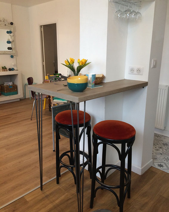 Comptoir fixé au mur, table haute pour cuisine ou salle à manger avec pieds  en métal