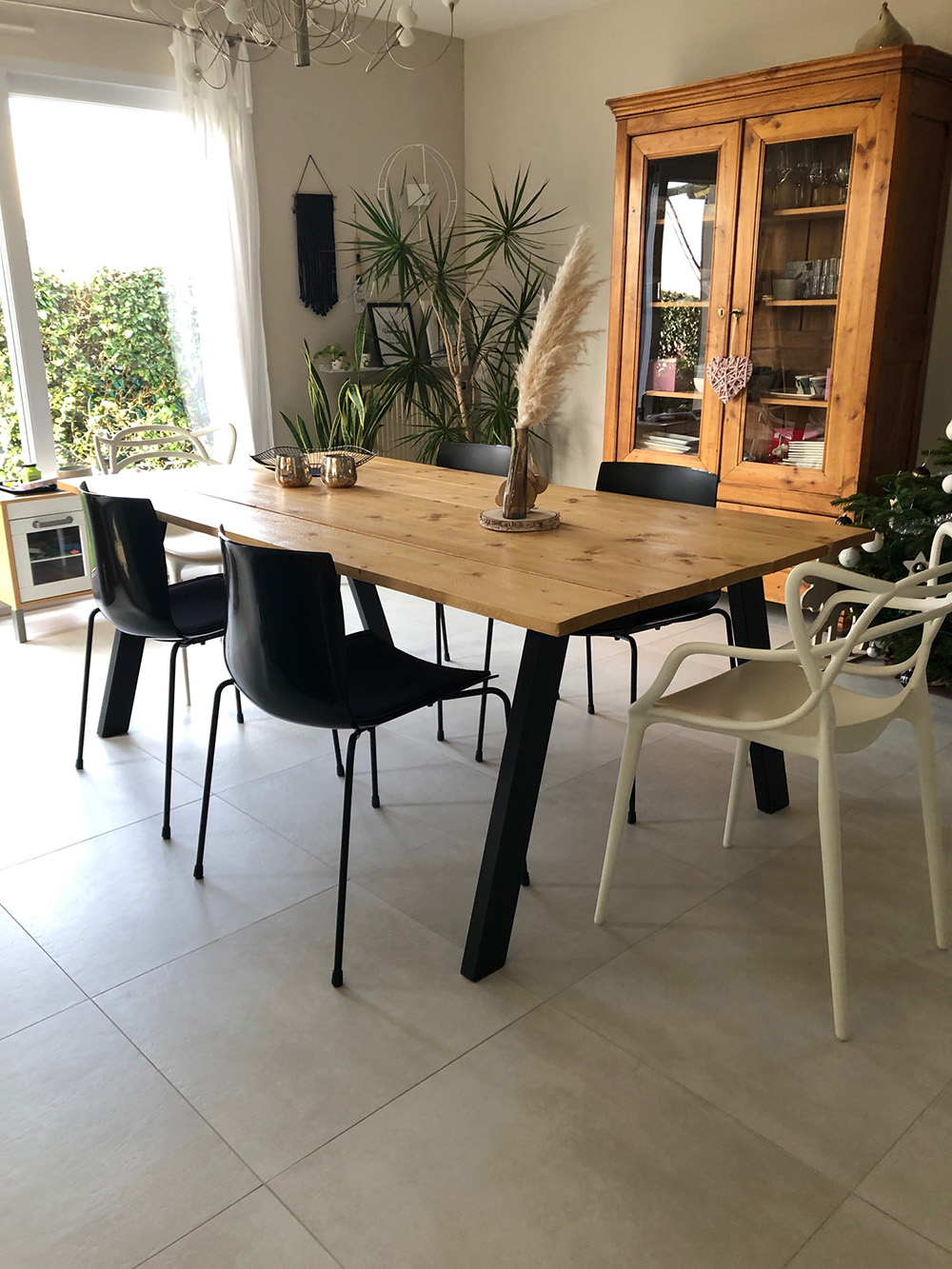 Où positionner vos pieds de table à manger ?