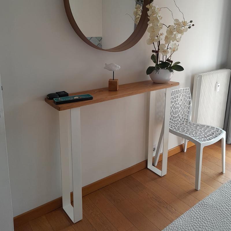Console blanc et bois avec pied rectangle fin Console blanc et bois avec pied rectangle fin