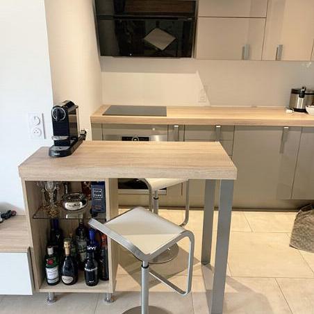 Petit bar et ilot de cuisine 