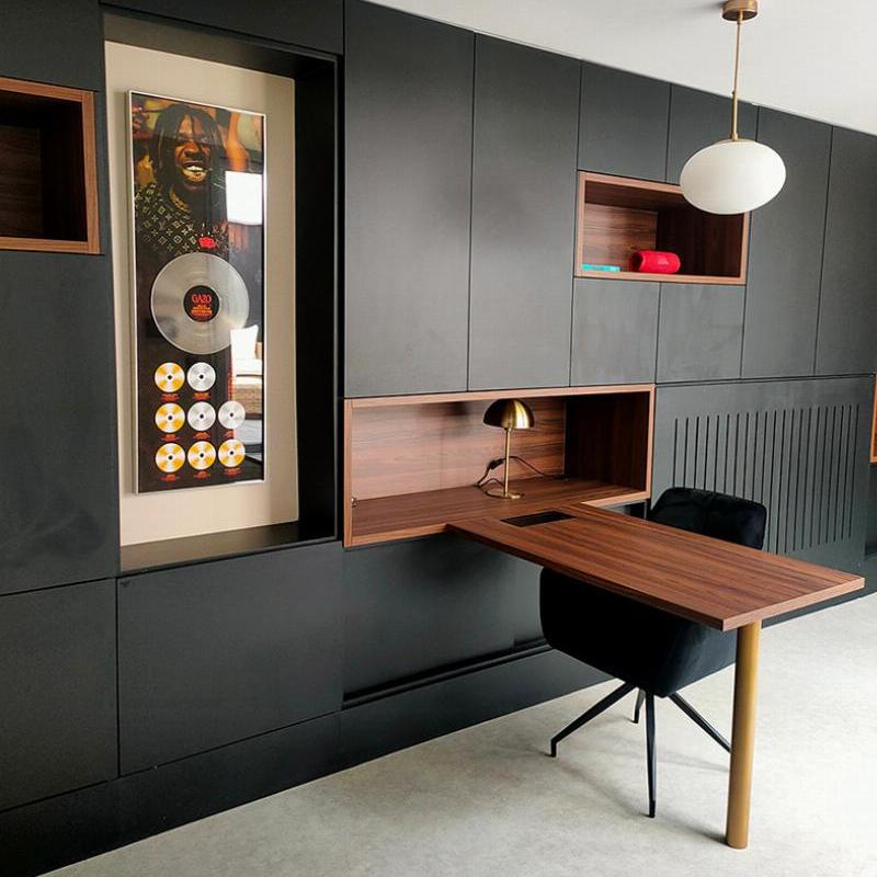 Pied rond droit doré