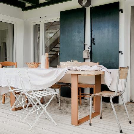 Table à manger d'extérieur coloris cuivre