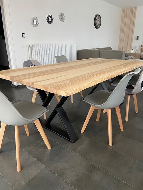 Pied sablier déstructuré pour table à manger