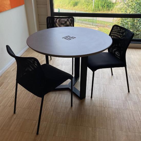 Table à manger centrale