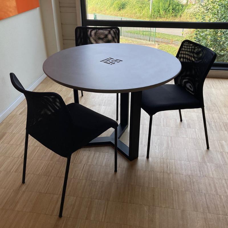 Table à manger centrale