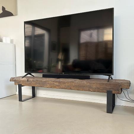 Meuble TV industriel avec poutre et pied acier