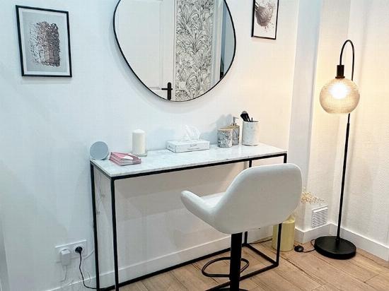 Pied cubique pour console