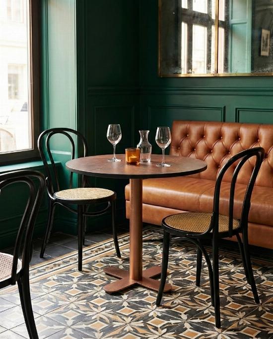 Table à manger 2 personnes en HPL avec pied bistrot croix