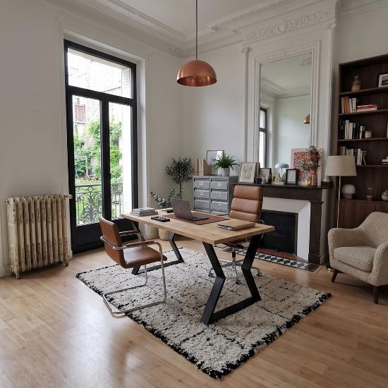 Bureau de réunion avec pied sablier