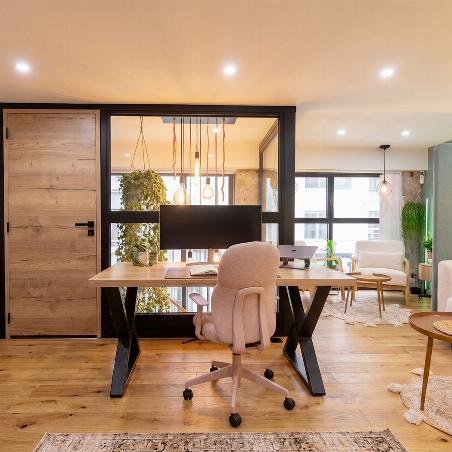 Bureau de réunion avec pied sablier déstructuré
