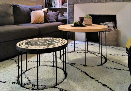 Choose a central leg for your coffee table