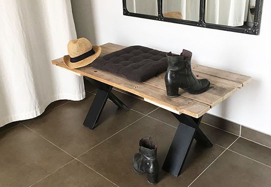 Make a bench with a pallet