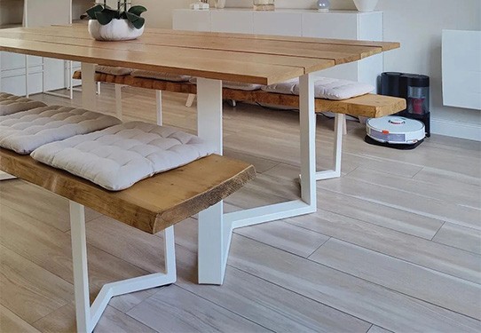 MAKE A COMPLEMENTARY TABLE AND BENCH