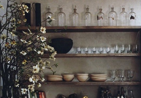 THE SHELFIE TREND: THE ART OF PROMOTING ITS OBJECTS