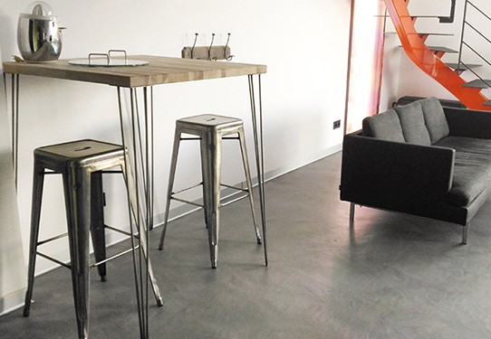14 TABLES HAUTES POUR RÉHAUSSER VOS REPAS 14 TABLES HAUTES POUR RÉHAUSSER VOS REPAS