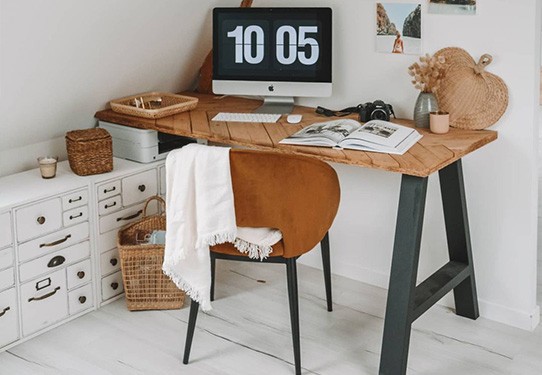 Créer un bureau avec un plateau motif bâtons rompus