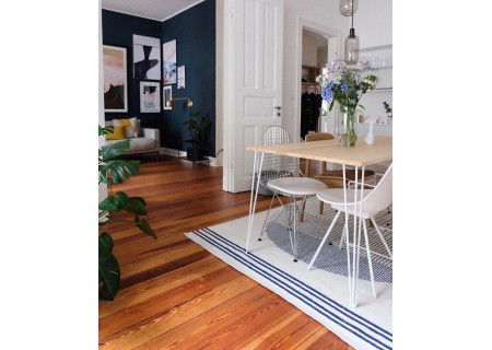 Poids supporté par un pied de table